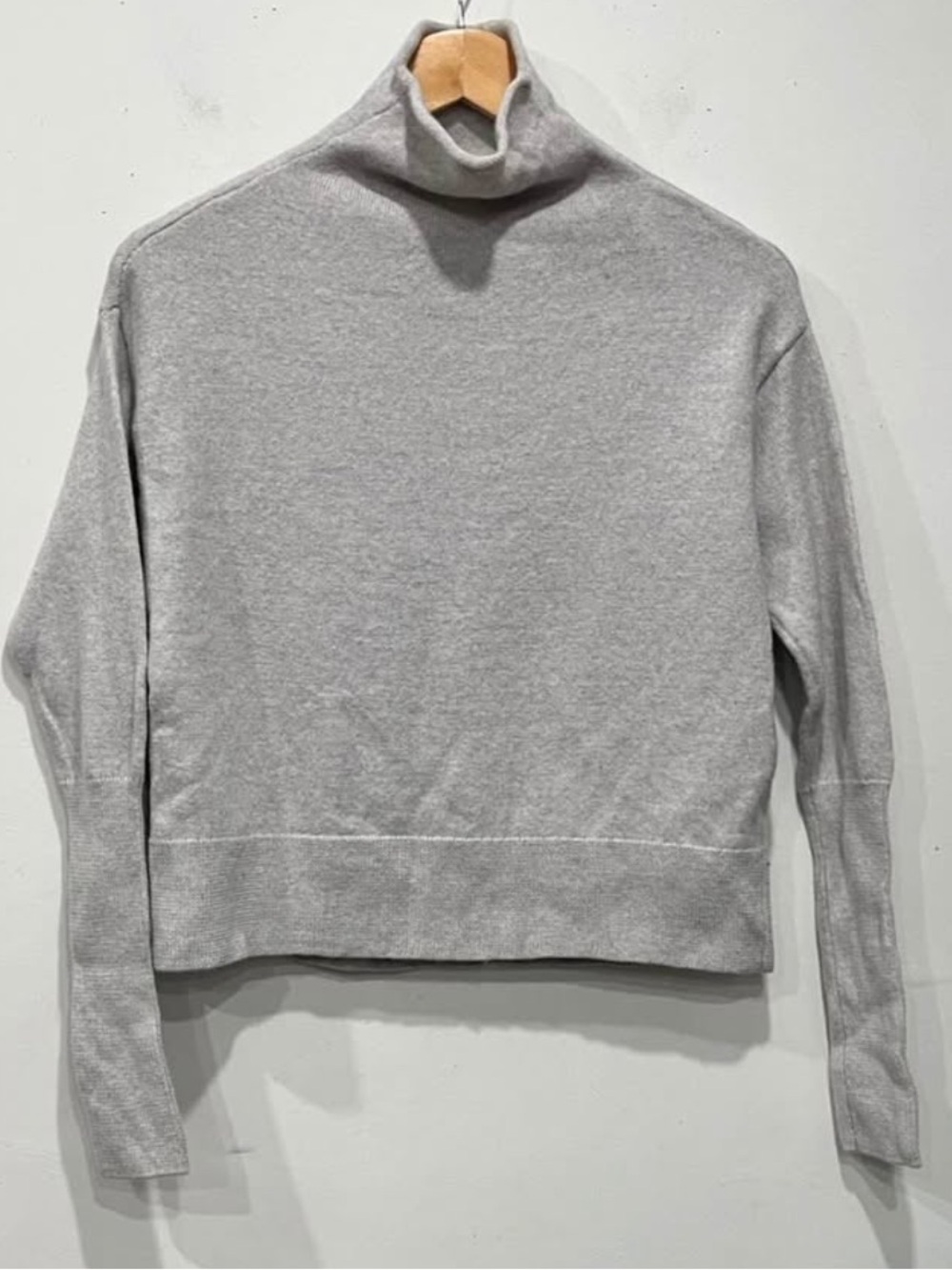 Aritzia cyprie 100% merino wool sweater